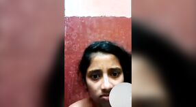 Une Belle Adolescente Desi Devient Coquine en Vidéo HD 2 minute 10 sec