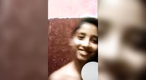 Bela Desi adolescente fica danado em vídeo HD 0 minuto 0 SEC