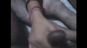 Desi bhabhi masturbuje się i daje mężowi Loda W tym filmie 0 / min 50 sec