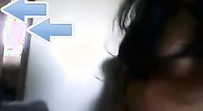 Mira a Sana Khan desnudarse en este video caliente 2 mín. 30 sec