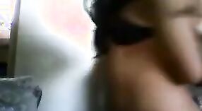 Regardez Sana Khan se déshabiller dans cette vidéo chaude 3 minute 30 sec