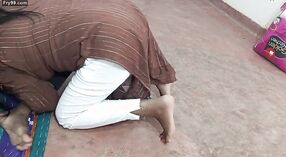 Indiano cameriera sedotto e circa scopata in chiaro Hindi voiceover video 0 min 0 sec
