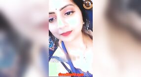 Yuvika Singh, pembuat konten terkenal, memanjakan diri dengan bercinta muka 0 min 0 sec