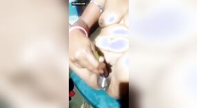 Brinjal e Bhabhi desfrutar de sexo anal em vídeo Vege 2 minuto 40 SEC