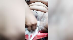 अखी के स्तन और बिल्ली इस भाप से भरा वीडियो में ध्यान आकर्षित करते हैं 4 मिन 50 एसईसी