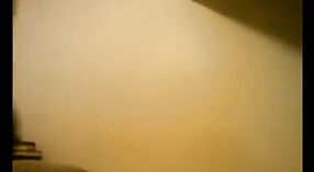భాభి తన పొరుగువారితో శీఘ్ర మాస్ట్ సెషన్ 4 మిన్ 20 సెకను
