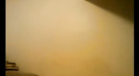 భాభి తన పొరుగువారితో శీఘ్ర మాస్ట్ సెషన్ 4 మిన్ 40 సెకను