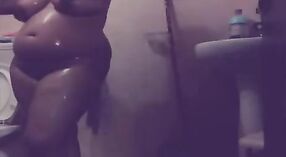 Bibi Desi Dadi Nakal ing Bak Mandi 3 min 40 sec