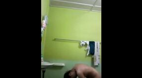 Indian girl nemu nakal ing padusan 6 min 10 sec