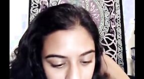 来自伦敦的Desi女孩在网络摄像头上与黑人一起顽皮 18 敏 20 sec