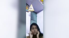Sexy mms Video van een schattig Tamil meisje op Video Camera 0 min 0 sec