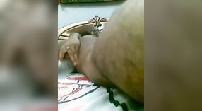 পাঞ্জাবী মেয়েটি জামাকাপড় পরিবর্তন করে শয়নকক্ষে দুষ্টু হয়ে যায় 2 মিন 50 সেকেন্ড
