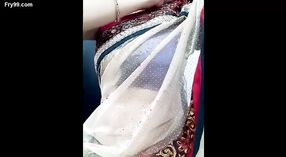 Bhabhi babe se déshabille et montre sa chatte 0 minute 0 sec