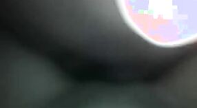 পাঞ্জাবি মেয়ে নবদীপ ডিলন তার গুদ একটি স্ট্রবেরি কনডমে ধাক্কা দেয় 2 মিন 00 সেকেন্ড