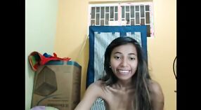 Indiase Tiener gets ondeugend op webcam 2 min 00 sec