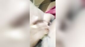 Unsatisfied bhabhi uses vegetables for masturbation 0 min 30 sec