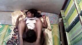 Un video è trapelato rivelando una ragazza del Keralachula in un gruppo con la sua insegnante 3 min 40 sec