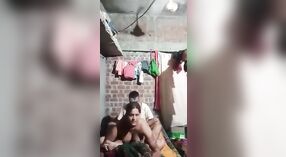 Gorąca scena masturbacji Sasur bahu 10 / min 20 sec