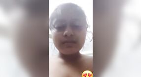 Carino Indiano ragazza prende in giro con il suo corpo sexy 5 min 50 sec