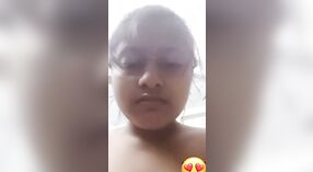 Jolie fille indienne taquine avec son corps sexy 6 minute 50 sec