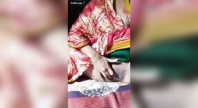 Desi ấn Độ babe flaunts cô ấy lớn ngực và chật âm đạo 1 tối thiểu 20 sn