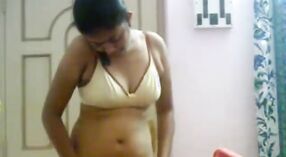 Nude Gopa Bhowmich vídeo: a mistura perfeita de sensualidade 3 minuto 20 SEC