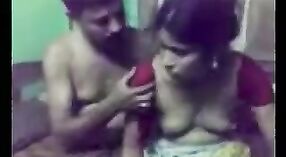 Kaamwali babe van Mumbai krijgt ondeugend met masturbatie 0 min 0 sec