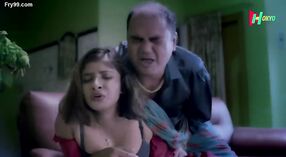 Caldo Hindi web serie con Sabjiwali azione 4 min 20 sec