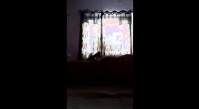 Bhabi-Affäre an der Tür einer Nachbarschaftsschlampe 4 min 20 s