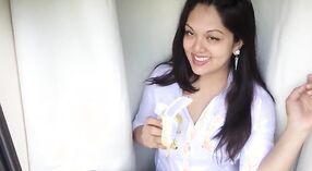 Lauren, die indische Schönheit aus Großbritannien, ist ein leidenschaftliches und sexy Babe 0 min 0 s