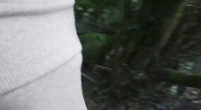 ஜில்லின் இந்திய மனைவி தனது காதலனுடன் வெளிப்புற உடலுறவில் ஈடுபடுகிறார் 1 நிமிடம் 40 நொடி