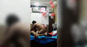 Maon domina a rapariga Desi em Sexo Grupal hardcore com gemidos altos 1 minuto 40 SEC