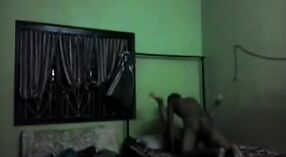 Indiase Paar casual nachtelijke seks is een must-see 4 min 30 sec