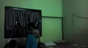 インドのカップルのカジュアルな夜間のセックスは必見です 0 分 0 秒