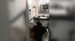 Полнометражный клип Бхабхи, подглядывающей в ванную 1 минута 30 сек