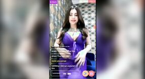 Enfes Rivika Mani Modeli, mor premium saree ile büyük dekoltesini sergiliyor 1 dakika 20 saniyelik