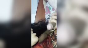 Punjabi vrouw geeft een sensuele pijpbeurt in deze stomende video 4 min 20 sec