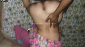 Индийская жена-девственница впервые испытывает, как ее муж трахает ее в тугую киску 11 минута 00 сек