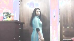 Gadis Bengali menanggalkan kostum chalvet dan mencoba gaun 2 min 40 sec