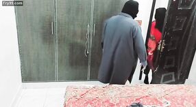 Pakistan stepbrother lừa dối vợ với một bà nội trợ gian lận trong hijab 3 tối thiểu 00 sn