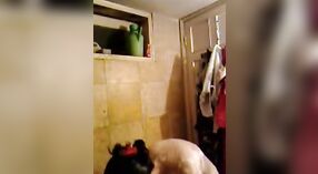 Diversión en la ducha con una chica paquistaní en la Ducha 12 mín. 20 sec