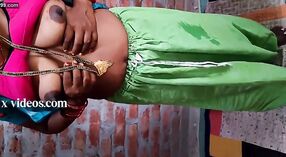 দেশি ভাবি তার একটি সুপরিচিত অপরিচিত ব্যক্তির সাথে দেশের সেক্স ভরাট পান 7 মিন 00 সেকেন্ড