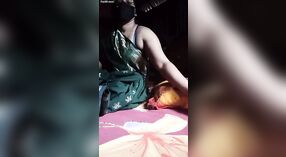 性感的年轻孟加拉国女孩自慰，喜欢她的猫 1 敏 50 sec