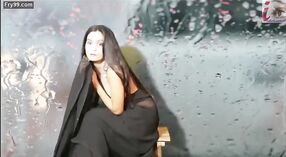 Sexy Zwart Babe in een Saree: BCK Suri ' s Sensuele prestaties 6 min 10 sec