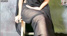 Sexy Babe preto em um Saree: BCK Suri desempenho Sensual 10 minuto 50 SEC