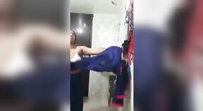 Big Boobed menina toma um banho e fica fodido 1 minuto 30 SEC