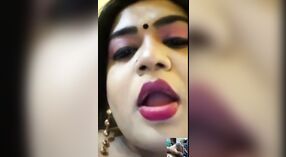 Een geile bhabhi krijgt nat en wild 1 min 00 sec