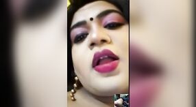 Bhabhi yang terangsang menjadi basah dan liar 1 min 10 sec