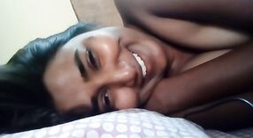 Swati Naidu, MMC filmlerinde büyük göğüslü yıldızlar 2 dakika 40 saniyelik