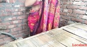 Video einer Dorffrau in rosa Höschen, die von ihrem einheimischen Ehemann gefickt wird 3 min 20 s
